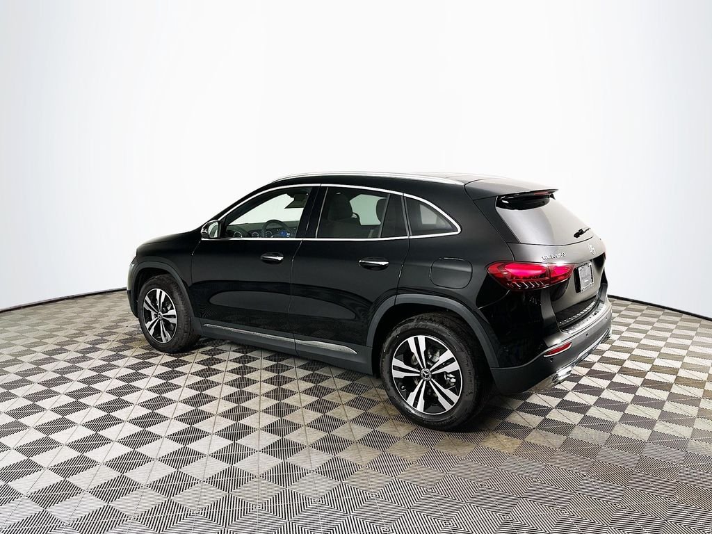 New 2026 Night Black Mercedes-Benz GLA 250 image 4