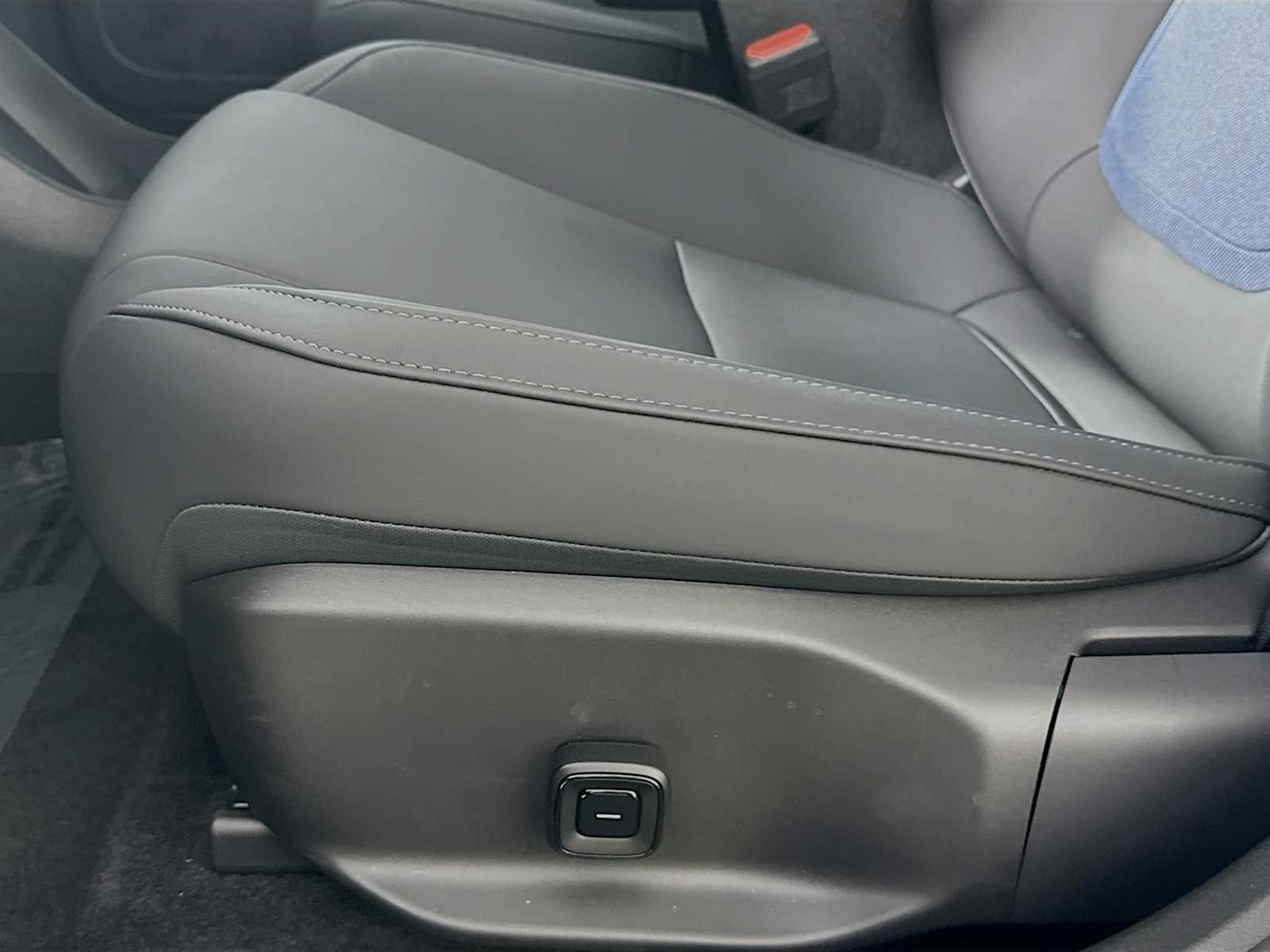 2025 Volvo EX30 Ultra - Photo 18