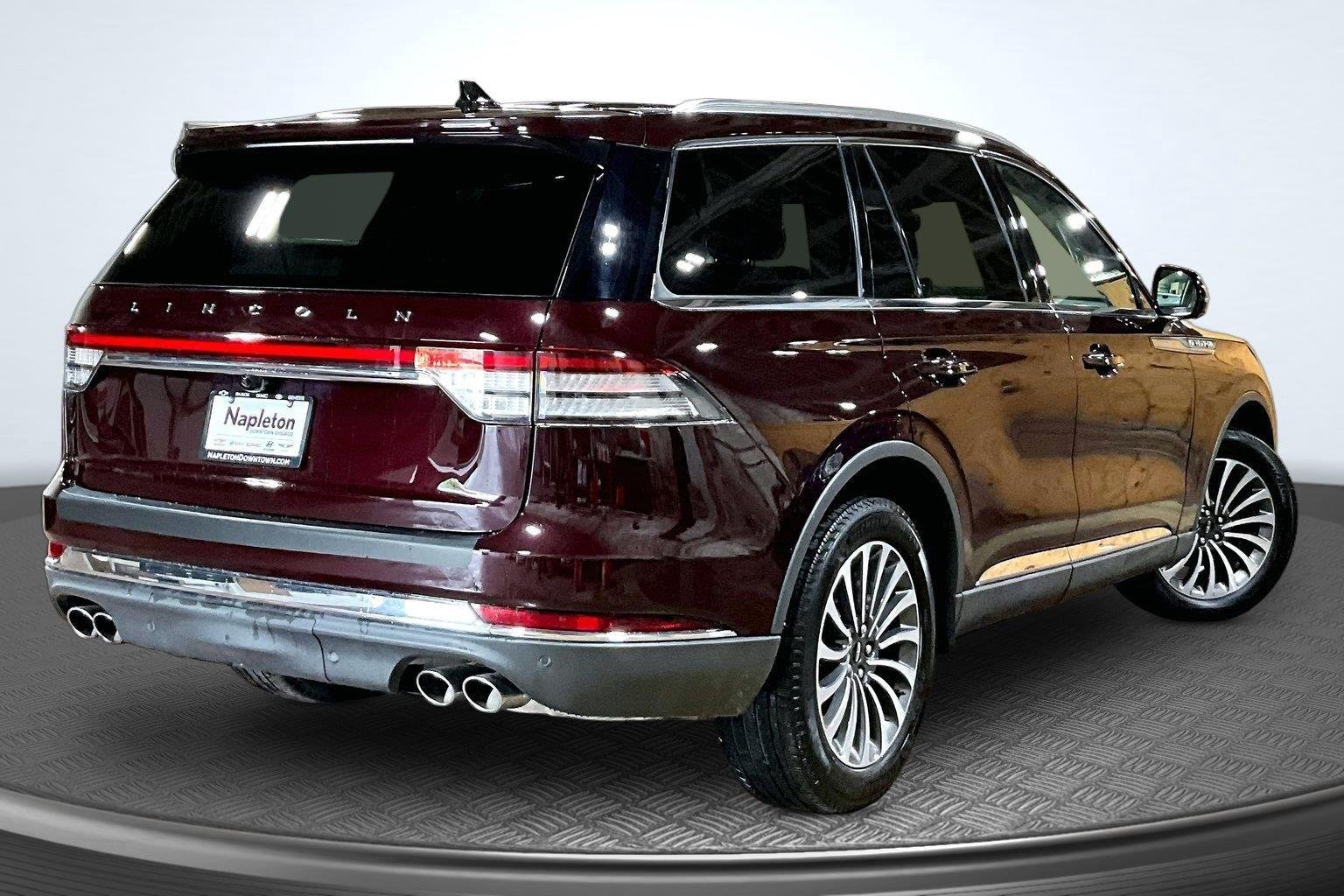 Used 2024 Diamond Red Metallic Tinted Clearcoat Lincoln Reserve image 2