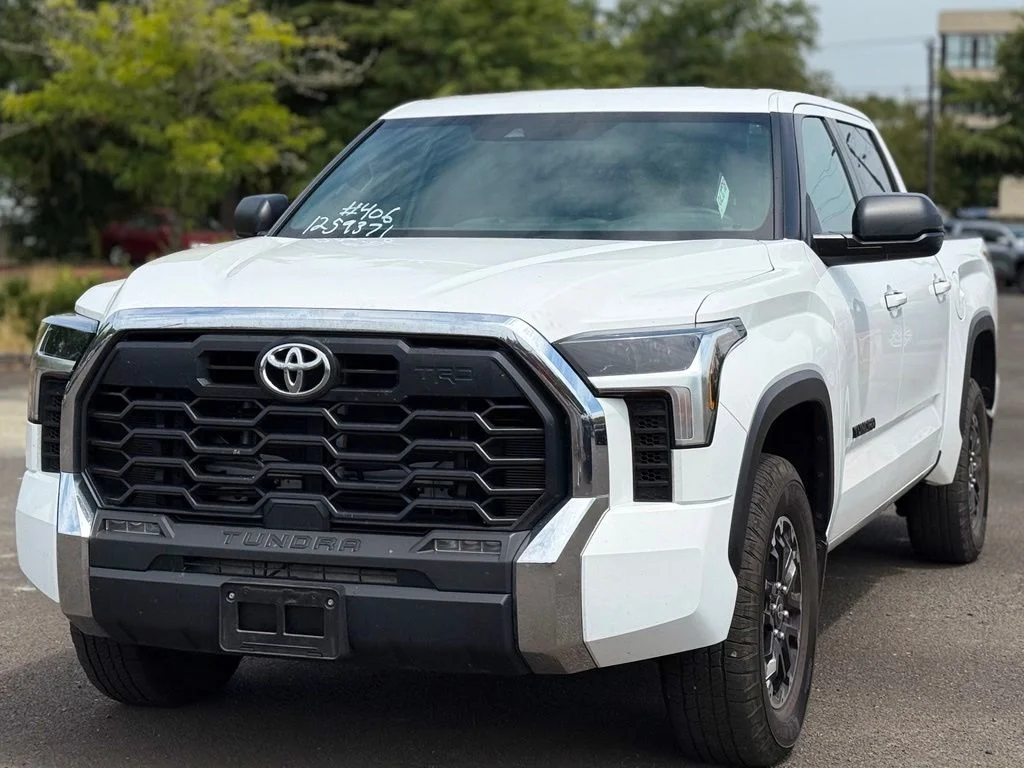 Used 2025 White Toyota SR5 image 1