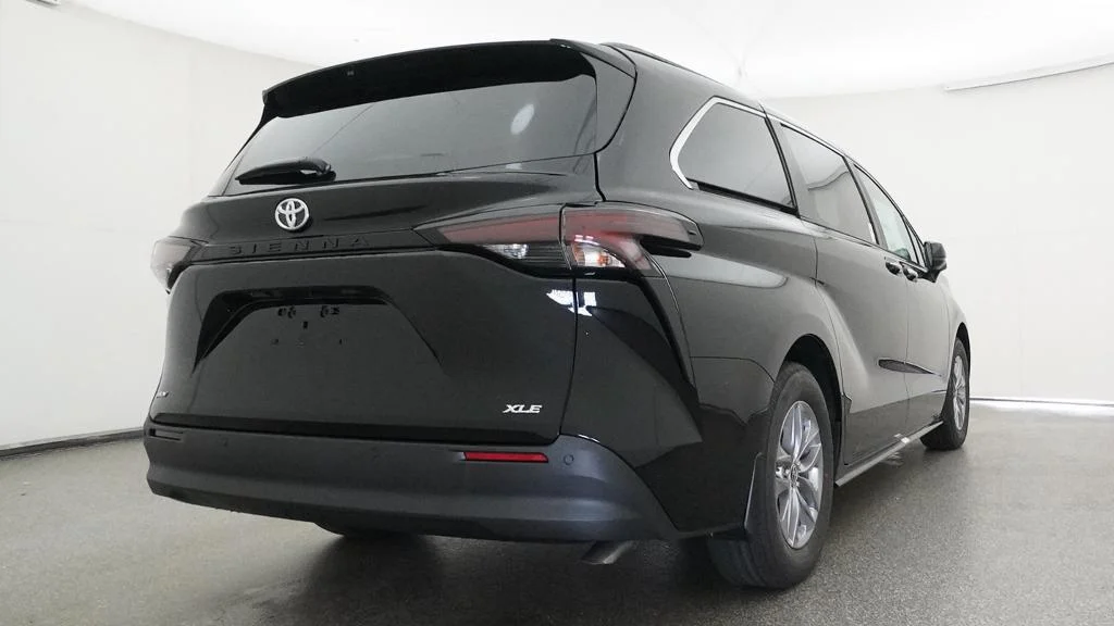 New 2026 Midnight Black Metallic Toyota XLE image 21