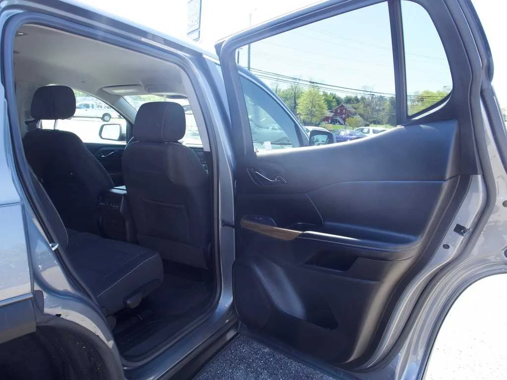 2021 GMC Acadia SLE - Photo 28