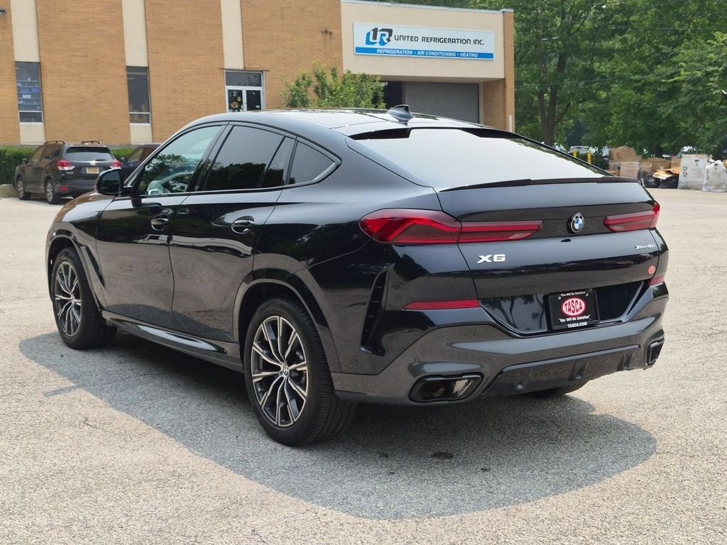 Used 2022 Black BMW xDrive40i image 8