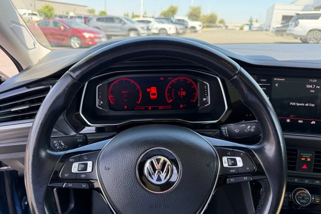 Used 2019 Blue Volkswagen SEL image 13