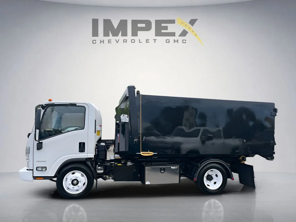Used 2024 Arc White Chevrolet 1WT image 2
