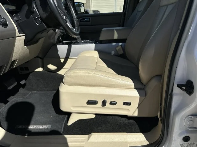 Used 2015 White Ford Limited image 13