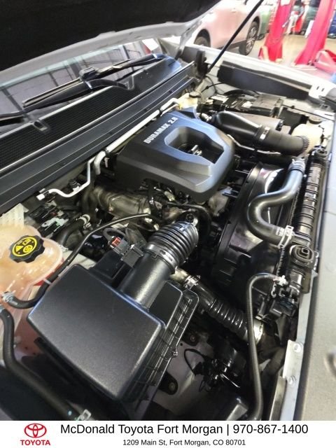 Used 2016 White GMC SLT image 23