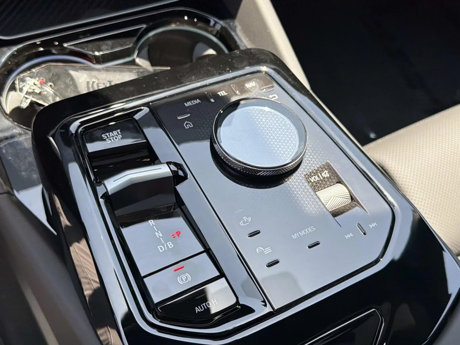 New 2026 Oxide Grey Metallic BMW M60 image 23