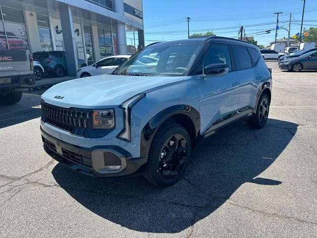 New 2027 Frost Blue / Black Roof Kia X-Line S image 11