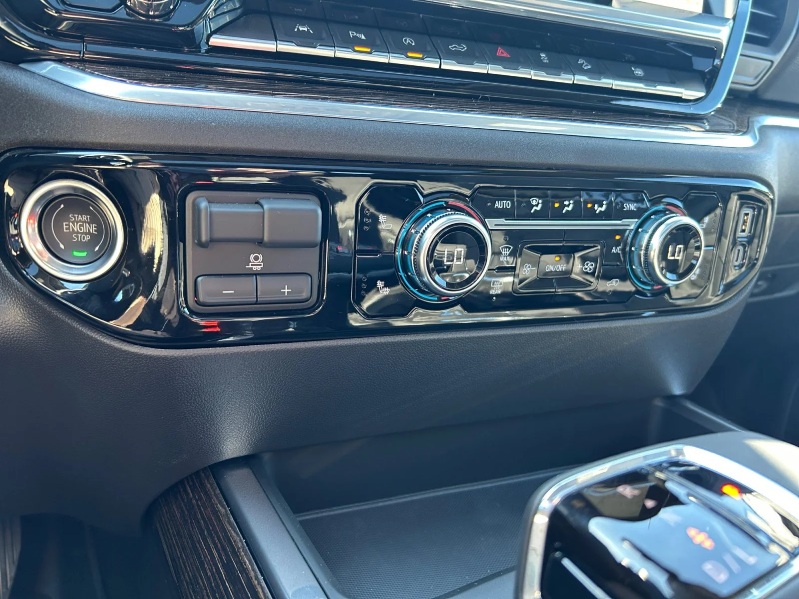 New 2026 Onyx Black GMC Elevation image 23