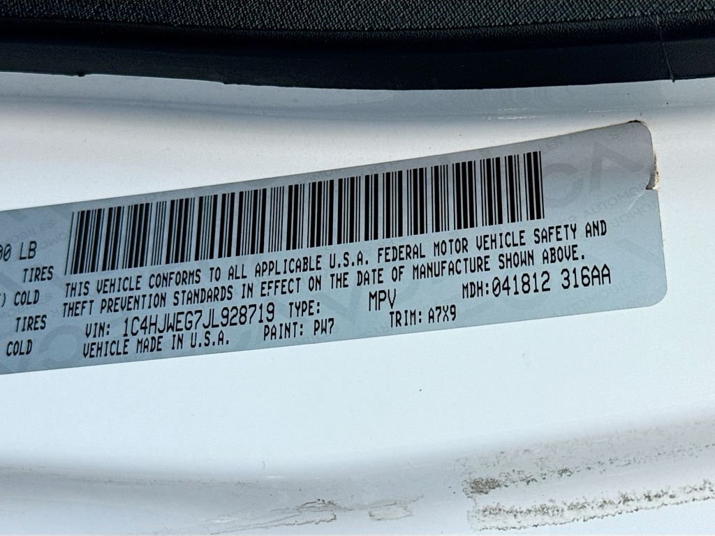 Used 2018 Bright White Clearcoat Jeep Sahara image 27