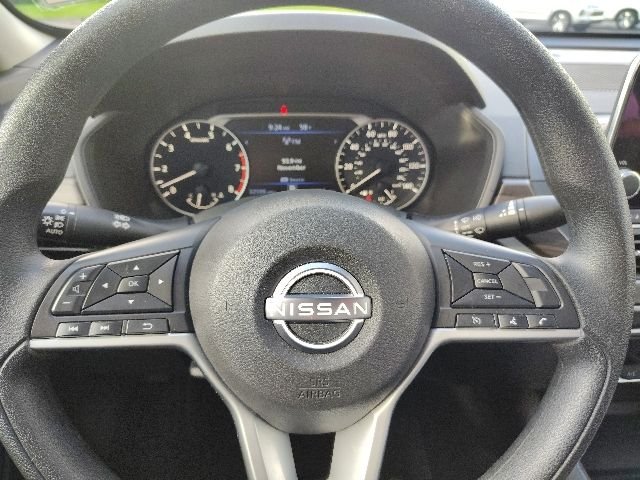 Used 2025 Red Nissan 2.5 SV image 15