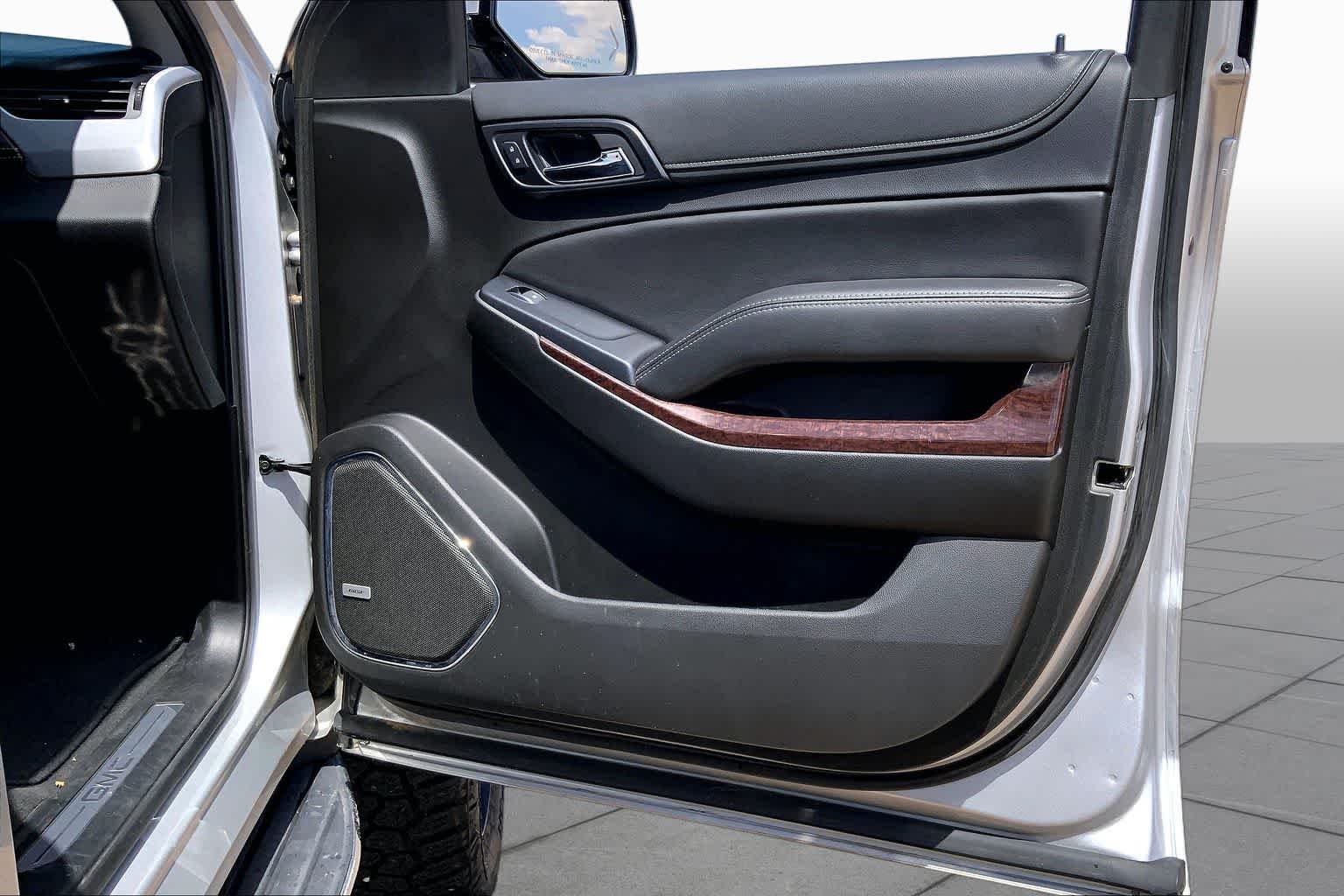 Used 2019 Quicksilver Metallic GMC SLT image 23