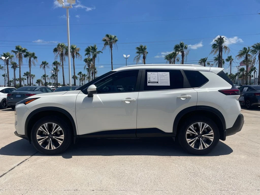 Used 2023 White Nissan SV image 2