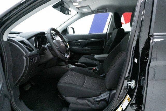 New 2027 Labrador Black Pearl Mitsubishi 2.0 LE 2WD image 16
