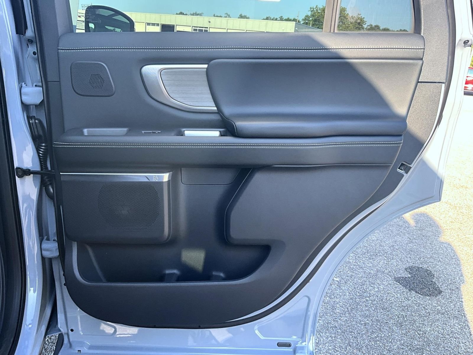 New 2027 Glacier Gray Metallic Tri-Coat Ford Platinum image 21