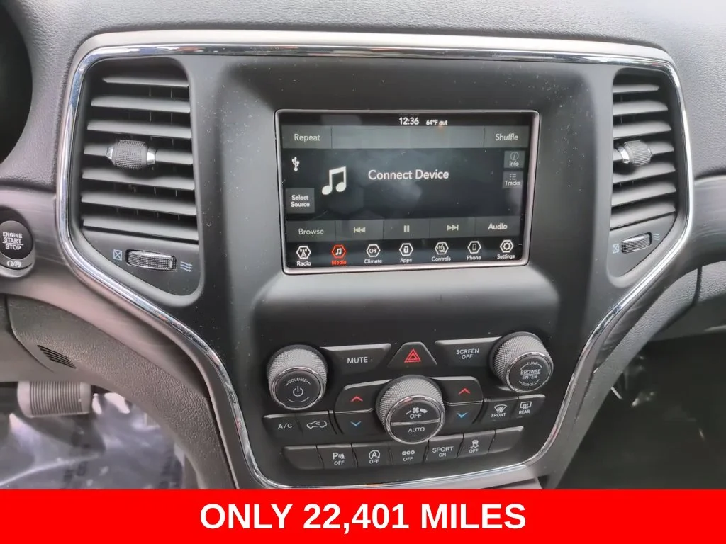 Used 2020 Black Jeep Laredo image 20