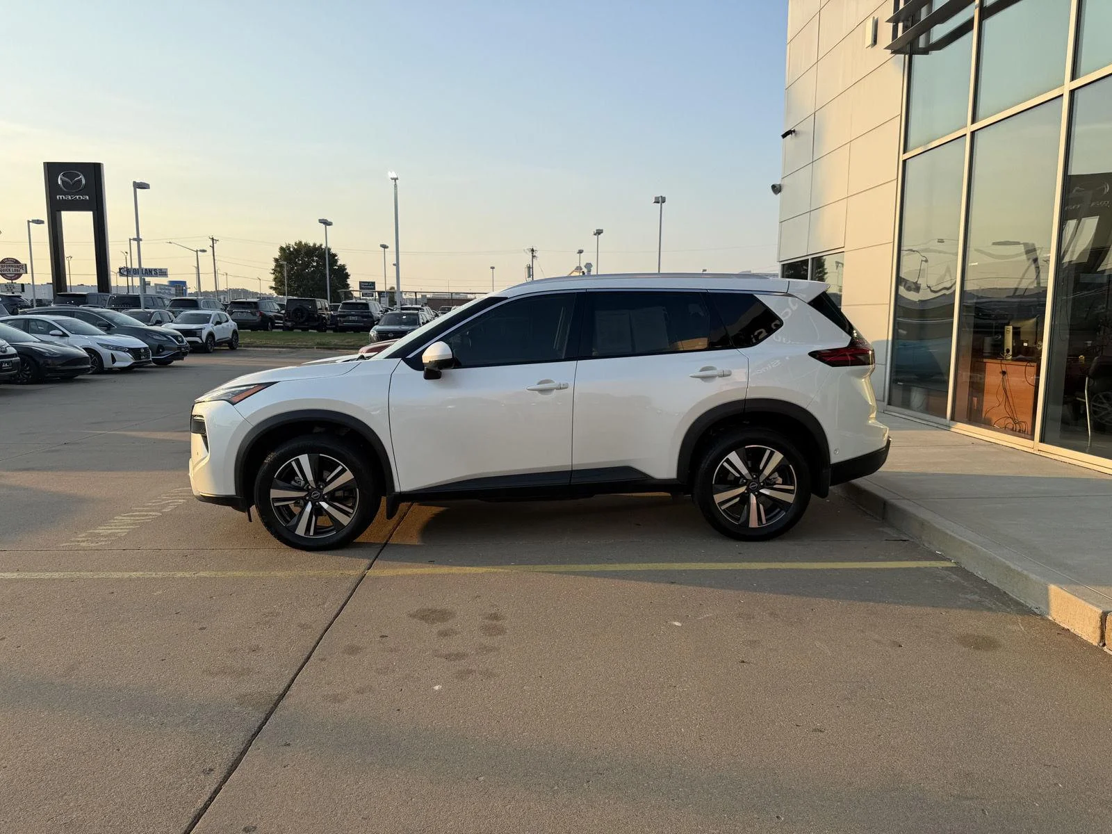 Certified Used 2024 Everest White Pearl Nissan SL image 3