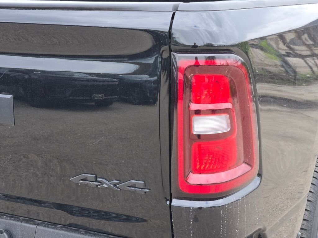 New 2026 Diamond Black Crystal Pearl-Coat Exterior Paint RAM Express image 12