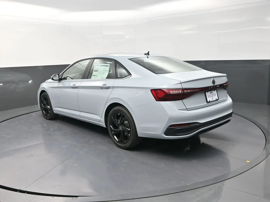 2026 Volkswagen Jetta SE - Photo 8