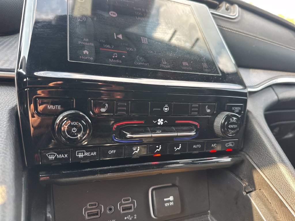 Used 2024 Black Jeep Altitude image 42