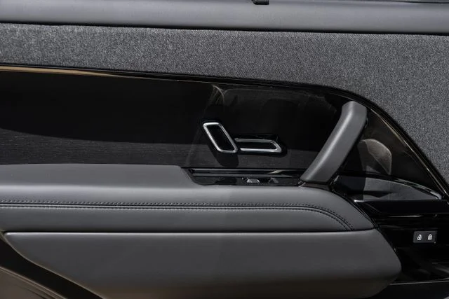 New 2026  Land Rover Dynamic SE image 56