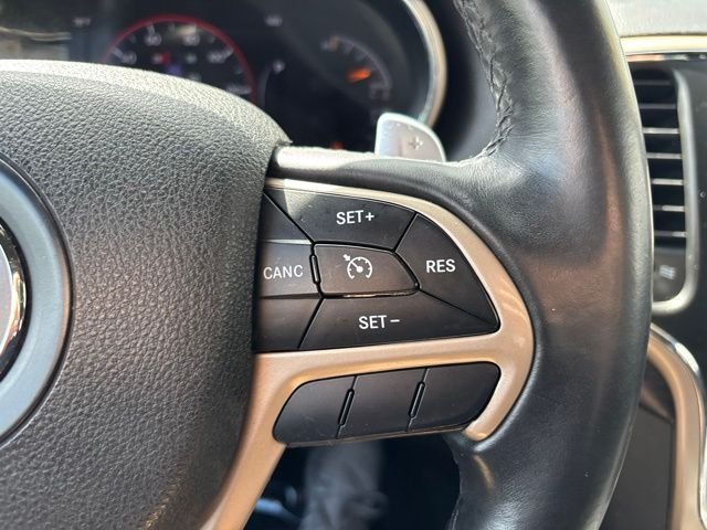 Used 2014 Black Jeep Laredo image 19