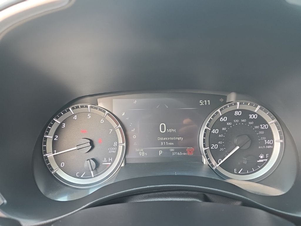 Used 2025  Toyota XLE image 20