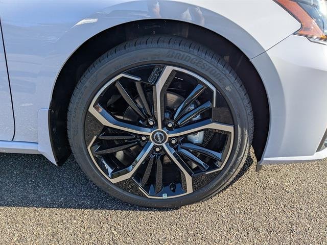 New 2025 Gray Sky Pearl Nissan SR image 12