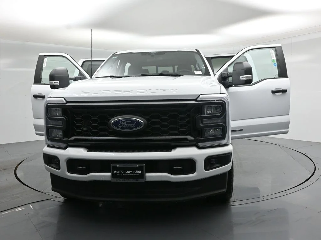 New 2026 Oxford White Ford XL image 25