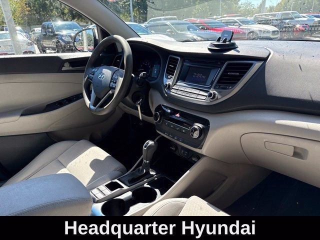 Used 2018 Silver Hyundai SE image 8