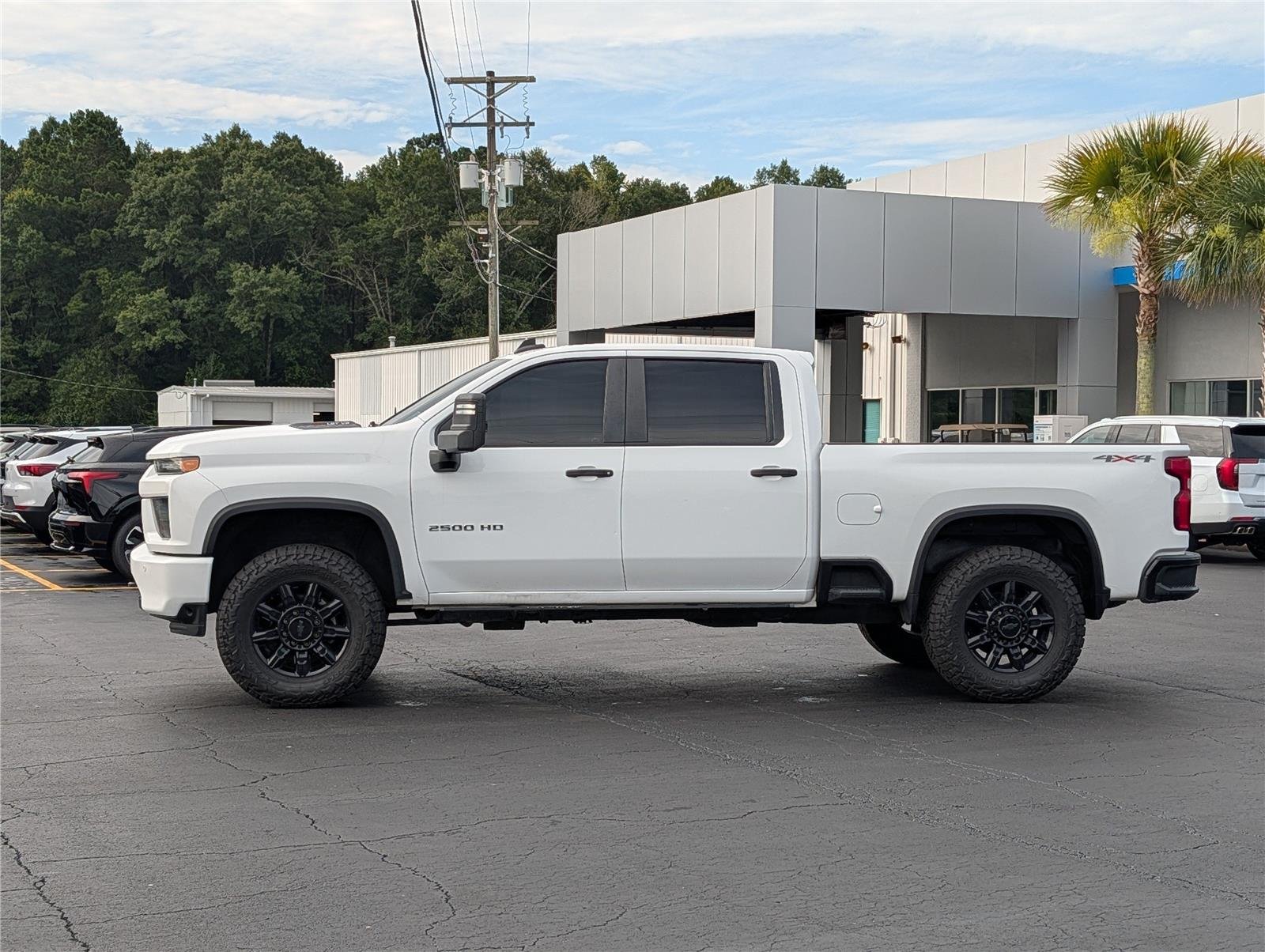 Used 2020 SUMMIT WHITE Chevrolet Custom image 2