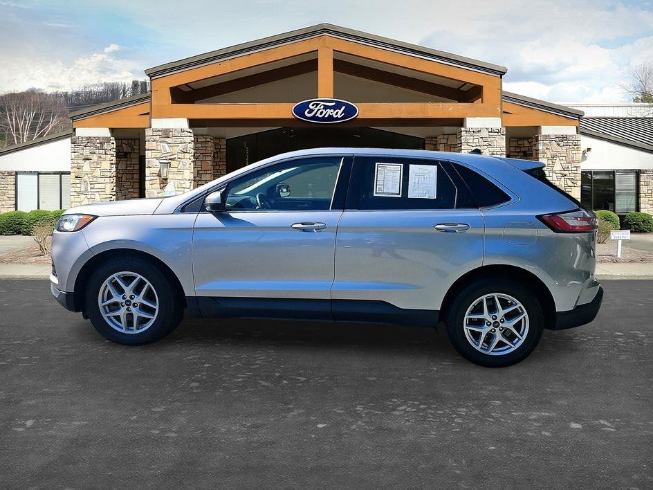 Used 2022 Silver Metallic Ford SEL image 7