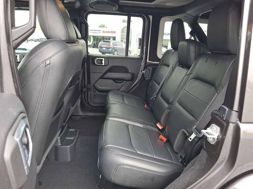 Used 2022 Gray Jeep Unlimited Sahara Altitude image 11
