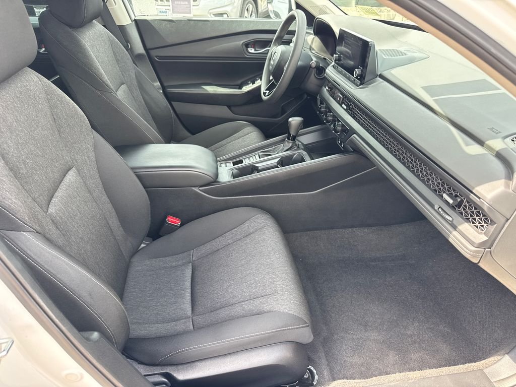 Used 2024 White Honda EX image 17