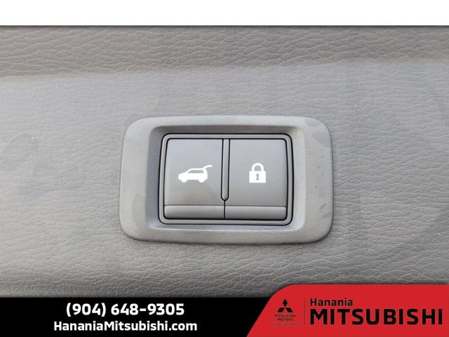 Used 2025 Gray Mitsubishi SE image 13