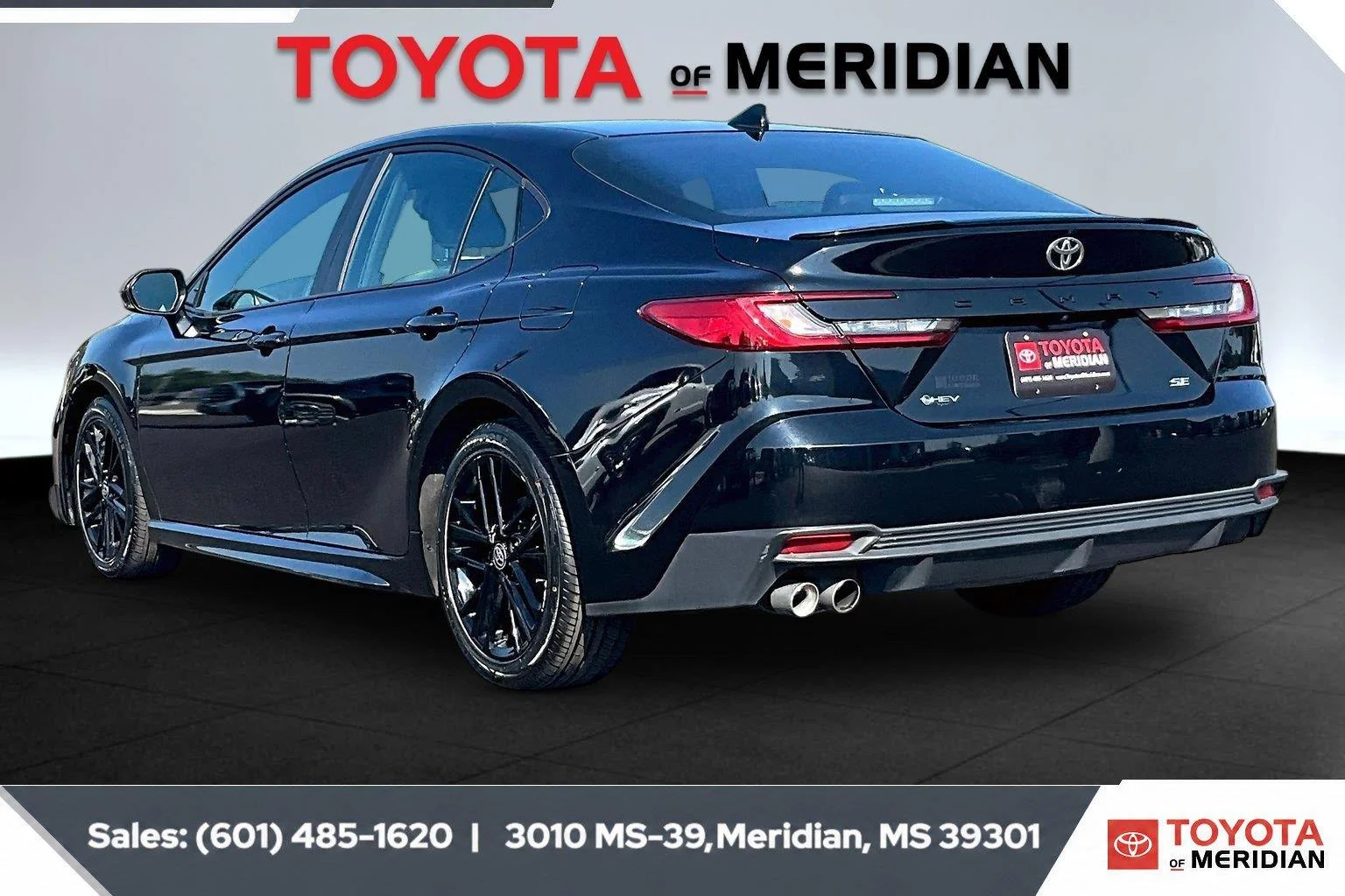 Used 2025 Midnight Black Metallic Toyota SE (Natl) image 2