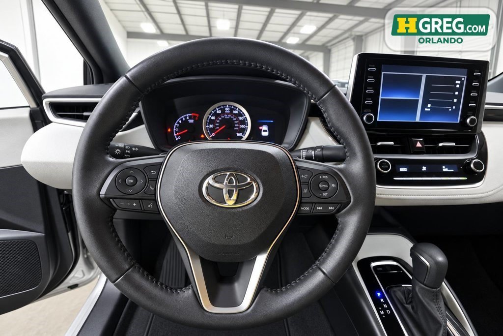 Used 2020 Classic Silver Metallic Toyota SE image 10