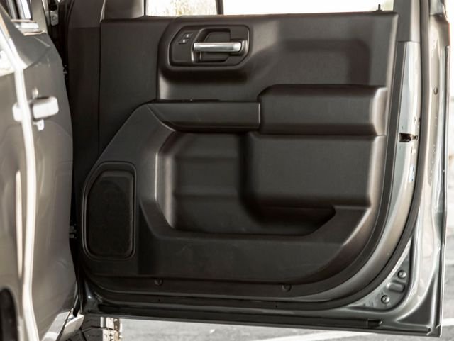 Used 2021 Satin Steel Metallic Chevrolet Custom image 36