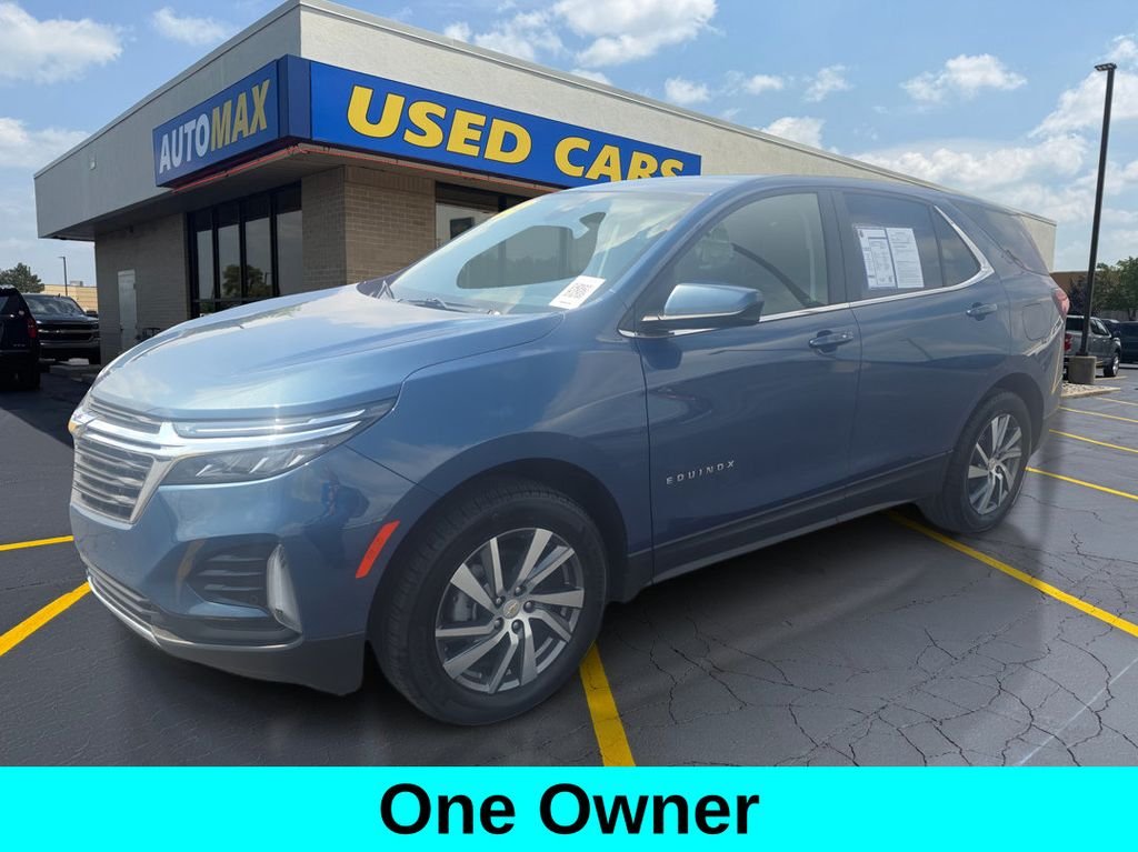 Used 2024 Lakeshore Blue Metallic Chevrolet LT image 1