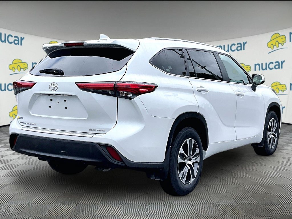 Used 2023 Beige Toyota XLE image 6