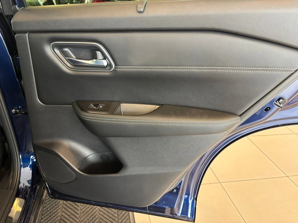 New 2026 Deep Ocean Blue Pearl Nissan Platinum image 29