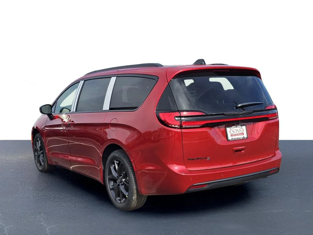 New 2026 Red Hot Pearl-Coat Exterior Paint Chrysler Select image 12