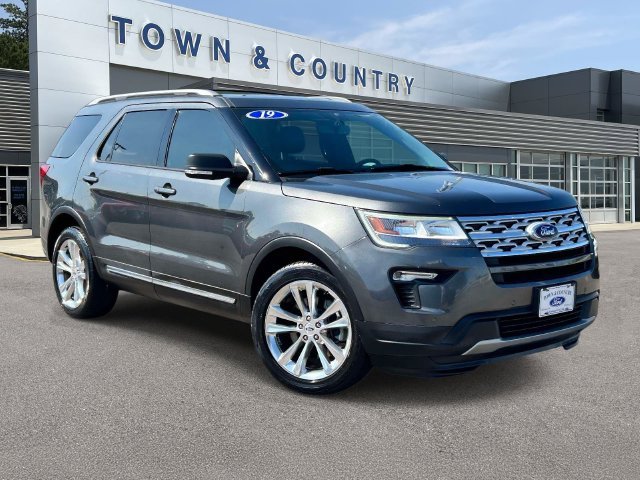 Used 2019 Gray Ford XLT image 1