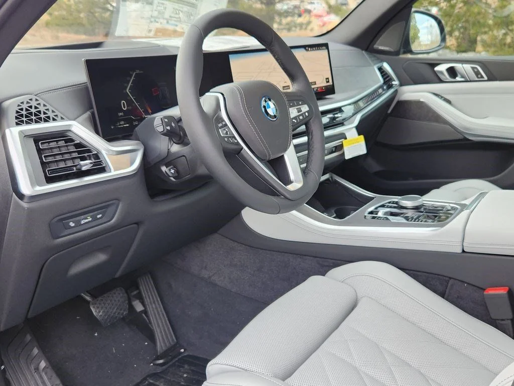 Used 2026 Black BMW xDrive50e image 10