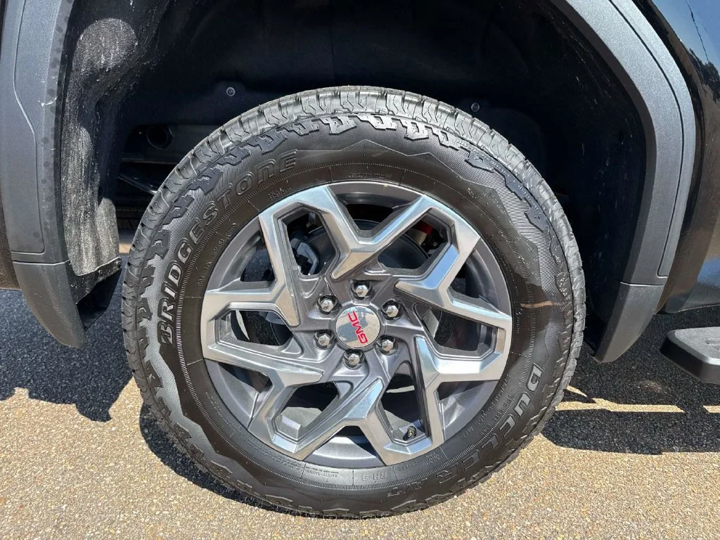 2026 GMC Sierra 1500 SLT - Photo 11