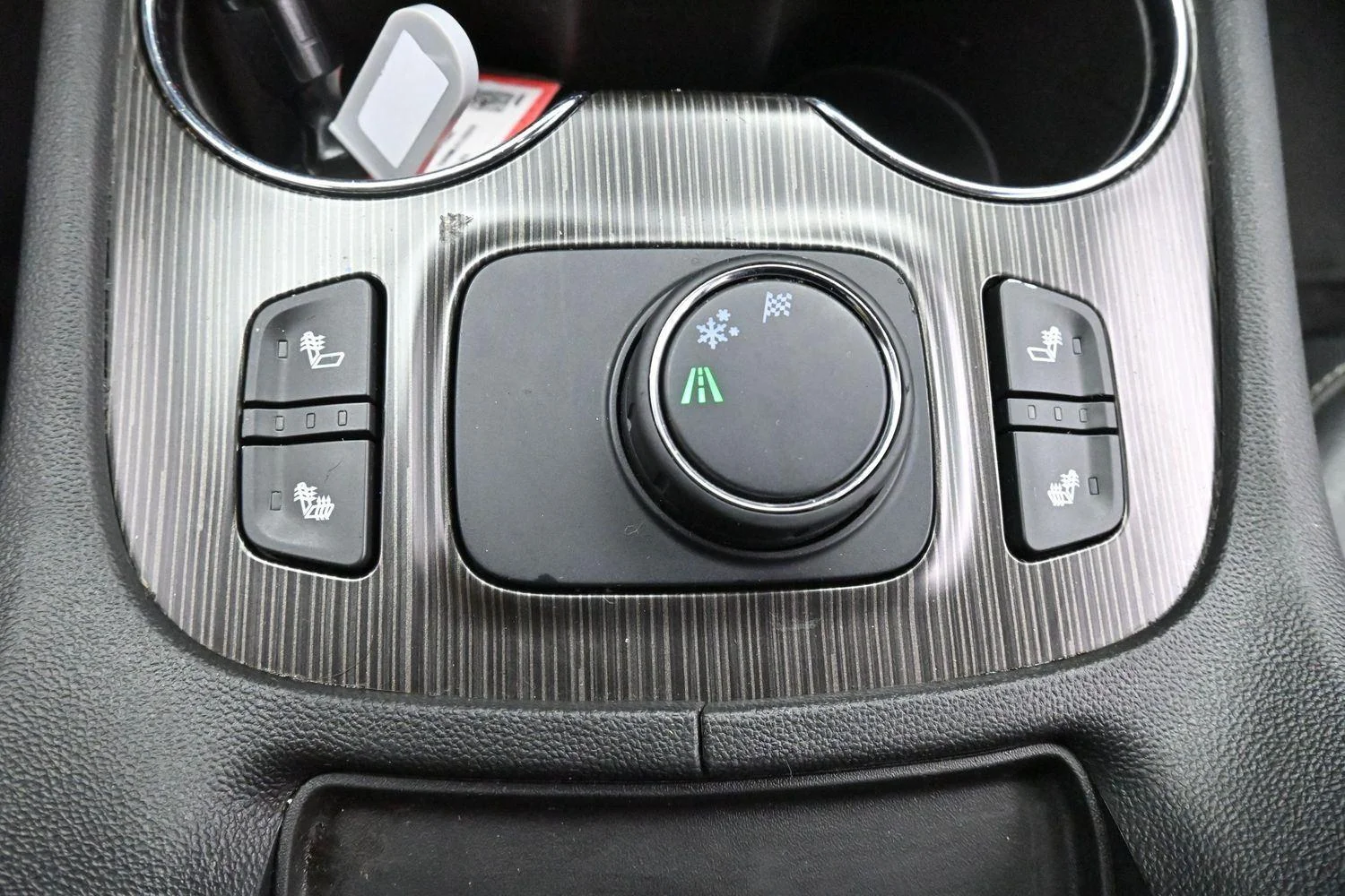 Used 2020 Quicksilver Metallic GMC SLT image 28