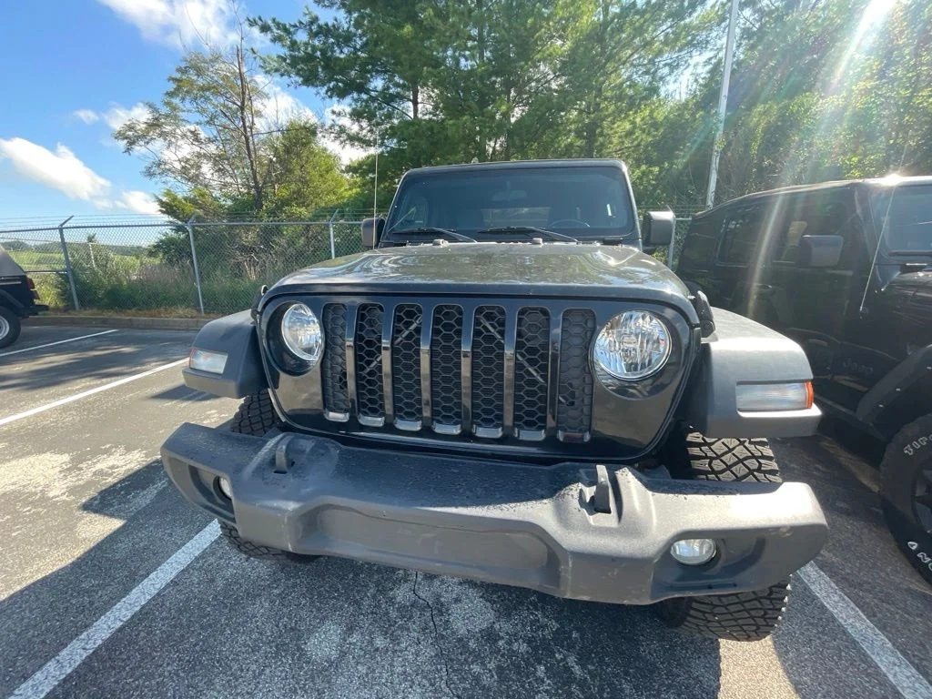Used 2020 Black Jeep Sport image 3