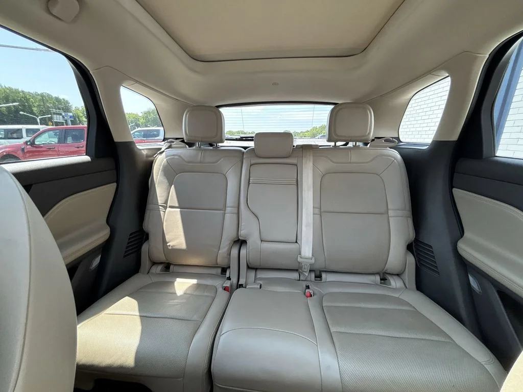 Used 2021 Blue Lincoln Standard image 26