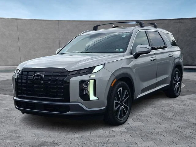 Used 2024 Silver Hyundai SEL image 4
